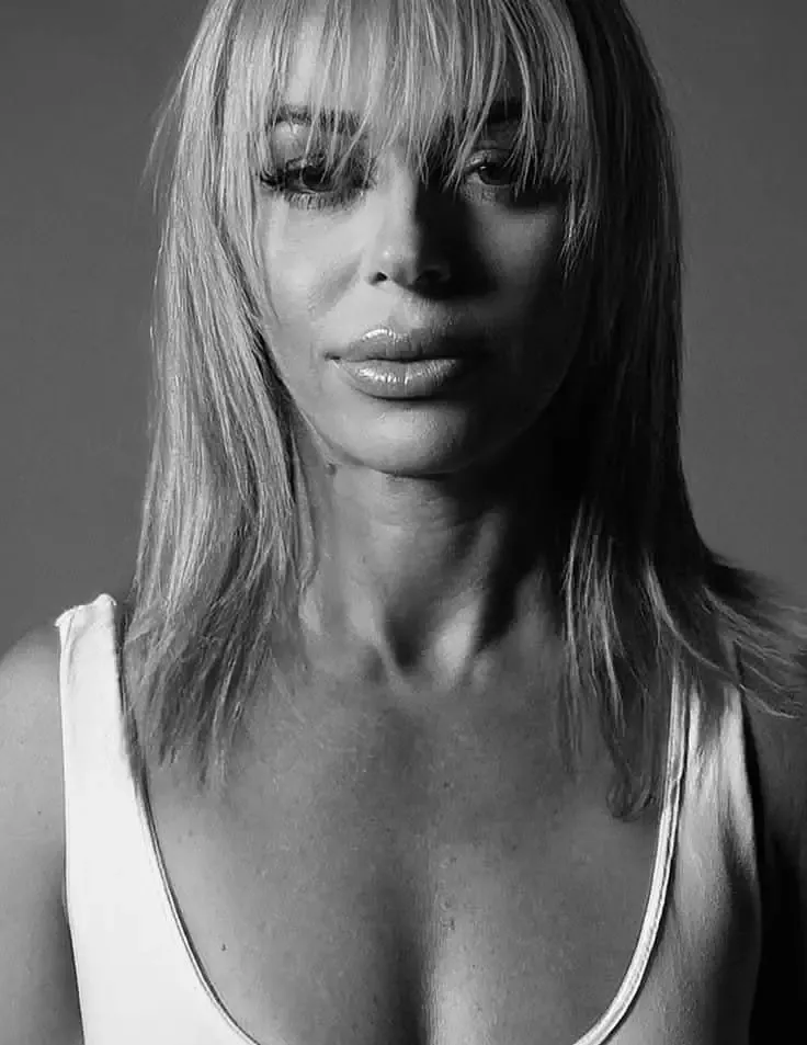 robingervais-maxim-cover-girl